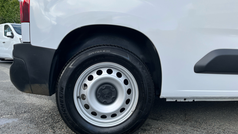 Peugeot Partner E-Standard 800 100kW 50kWh Professional Premium + Van Auto